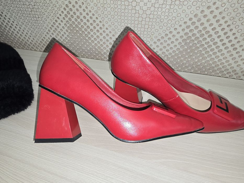 Продам туфли кожаные