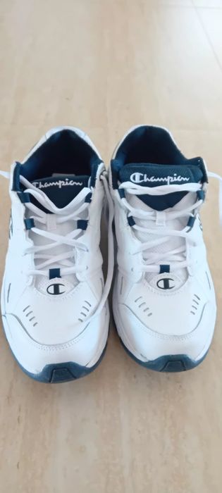 Pantofii sport champions