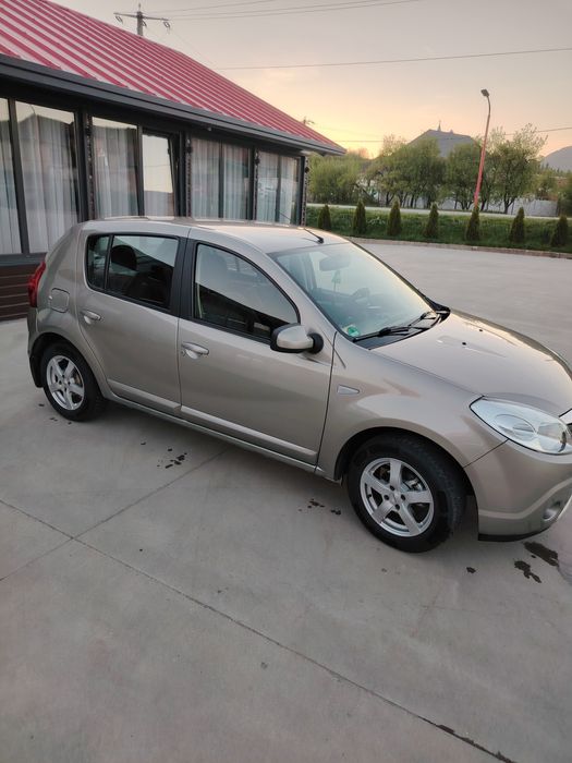 Vînd Dacia Sandero 1.6 din 2009