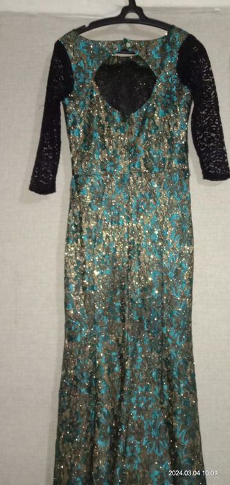 Женское платье продам