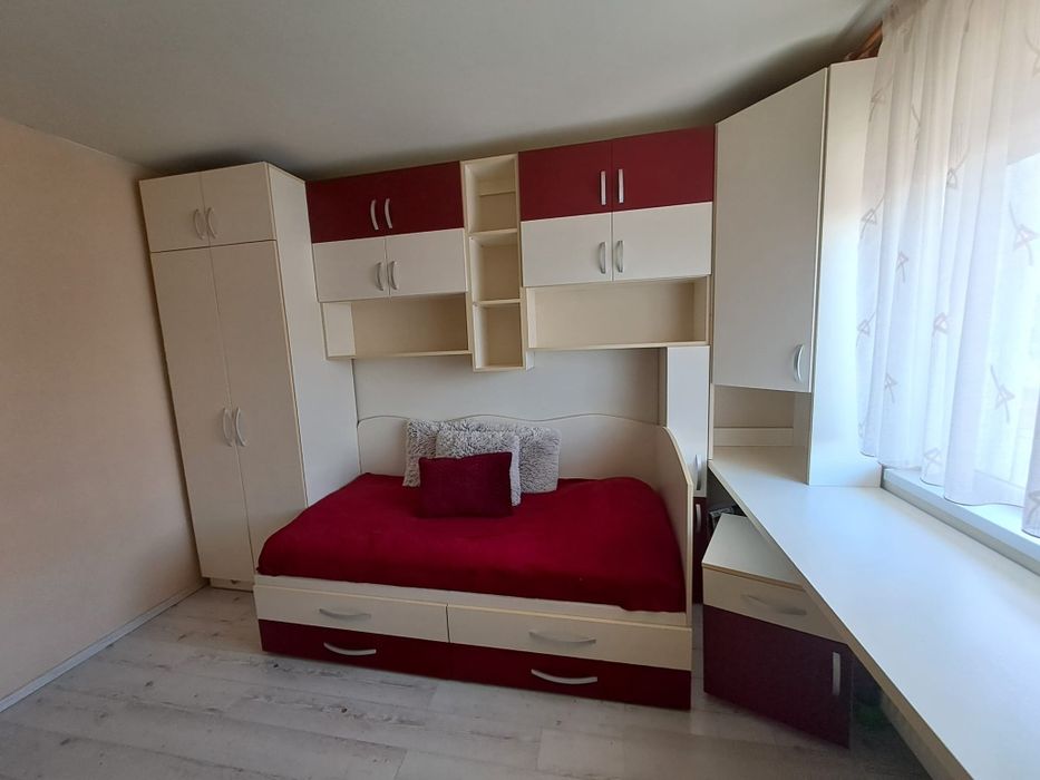 Mobila de vanzare