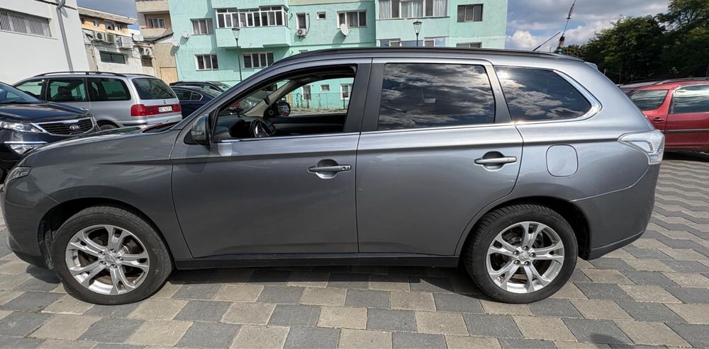 MITSUBISHI Outlander 2013 — imagine 3