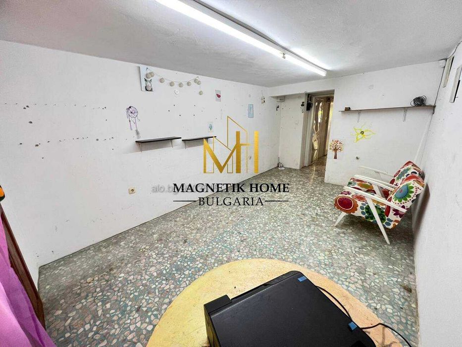 Страхотно помещение с тротоарно право до Борисовата Градинка