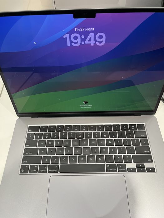 Macbook air M2.