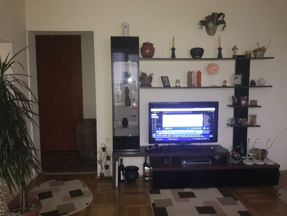 Vând apartament 3 camere