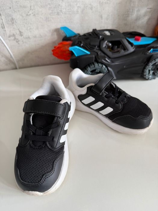 Adidași Adidas nr 24
