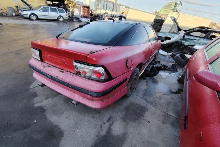 Bara spate Opel Calibra 1996 2.0 MT (116 hp)