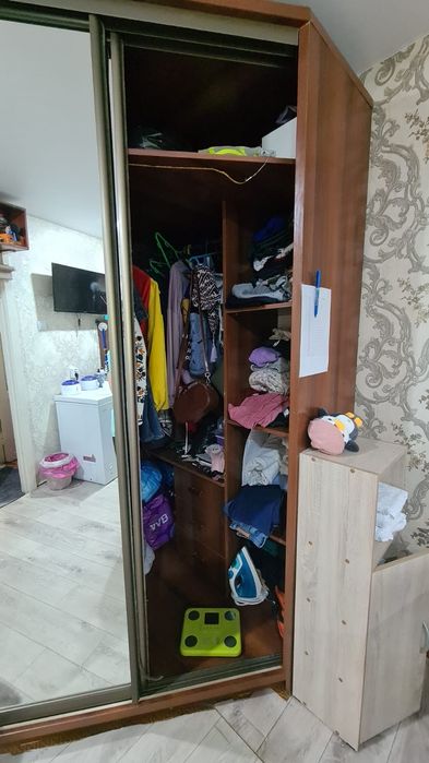 Срочно продам шкаф, очень удобный