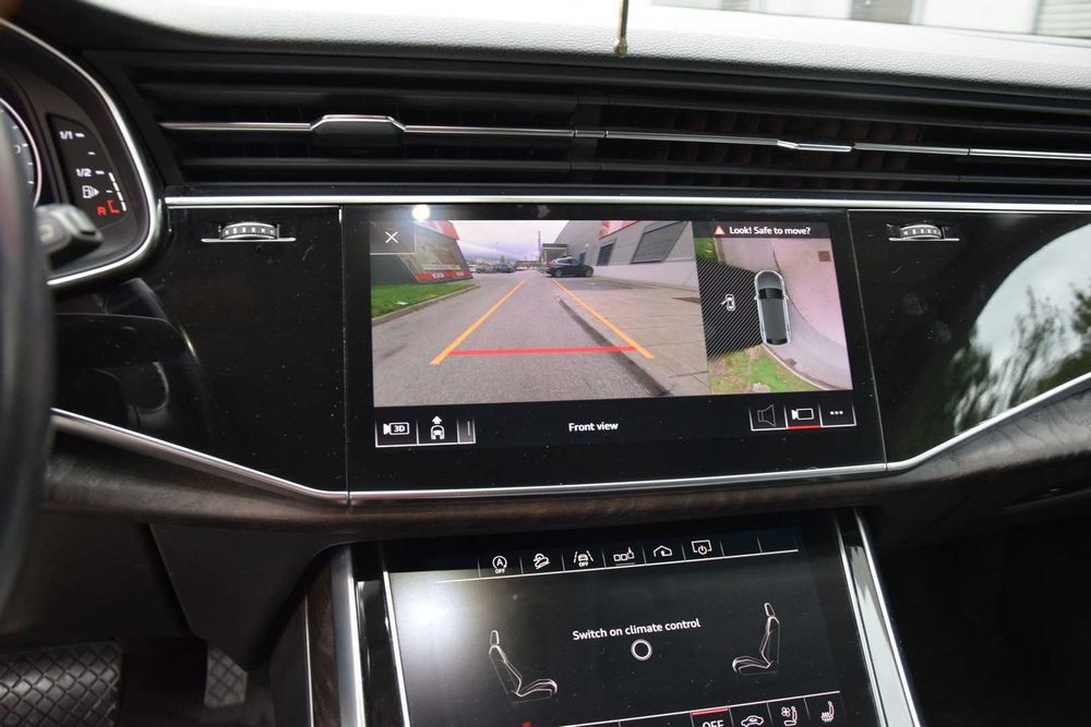 Продавам AUDI Q8 55TFSI MHEV