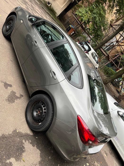 Opel Astra J Berlina, motor 1.6 benzina, an fabricatie 2017, 64000 km