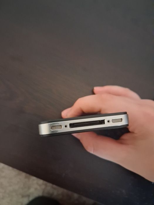 iPhone 5C и iPhone 4 за части
