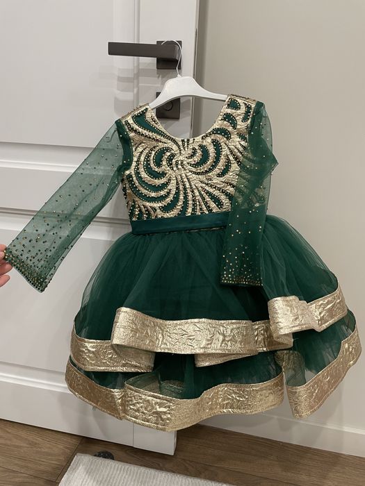 Продам бальное платье для девочек