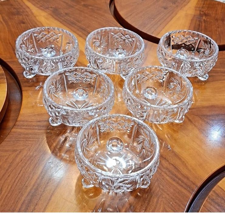 Xrustal idishla sotiladi