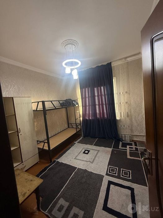 Serigili 3-bekat qizlar bilan sheriklikka