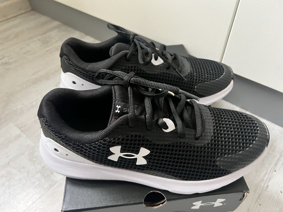 Черни маратонки Under Armour номер 39