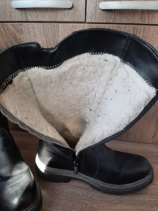 Продам сапоги на подростка девочку