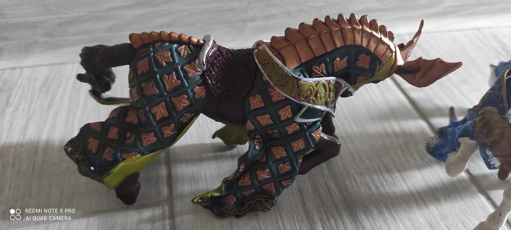 Фигурка Papo - Средновековни герои, кон с доспехи