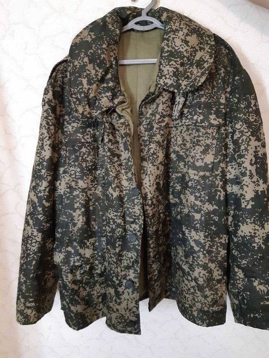 Продам бушлат (военная полевая куртка) абсолютно новый, размер 52–54