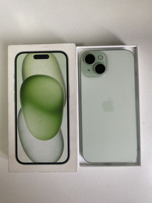 iPhone 15 128GB green