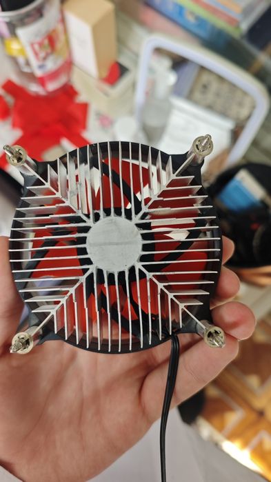 Продаю процессор с воздушным охлаждением и 1 планку ддр 3 на 4 гб