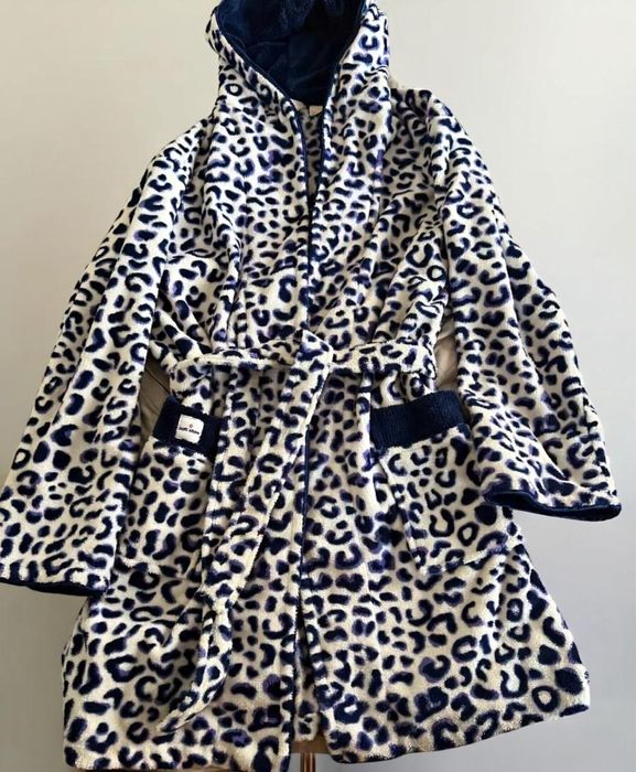 Элегантный халат с леопардовым принтом