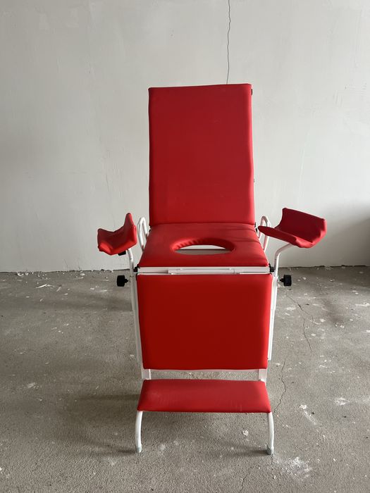 Продаётся гинекологическое осмотровое кресло