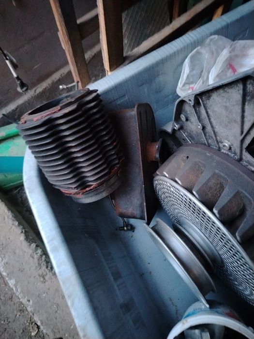 Vand cositoare pe 3 roti