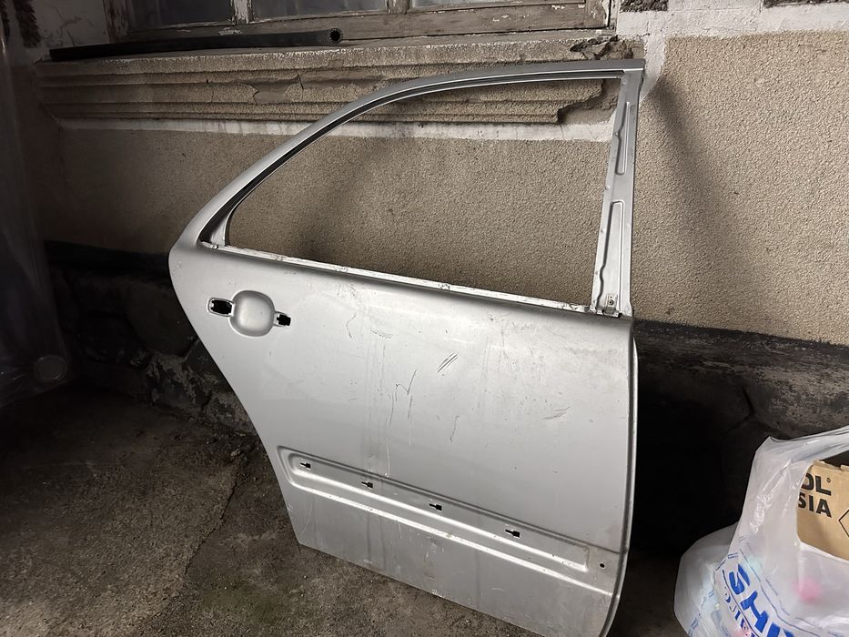 W210 mercedes дверь