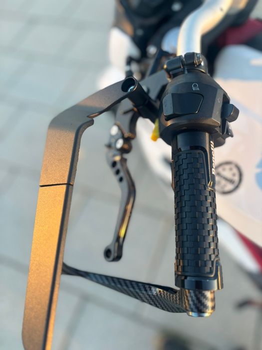 Vând sau schimb cu ori ce motocicleta benelli bn125