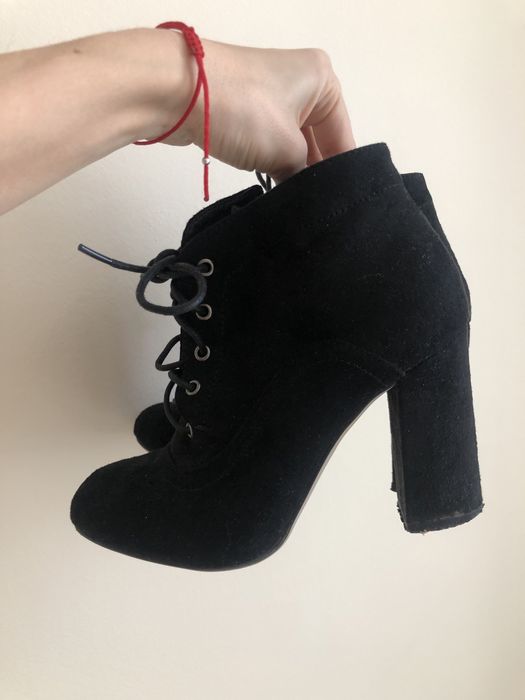 Продаются весенние ботинки