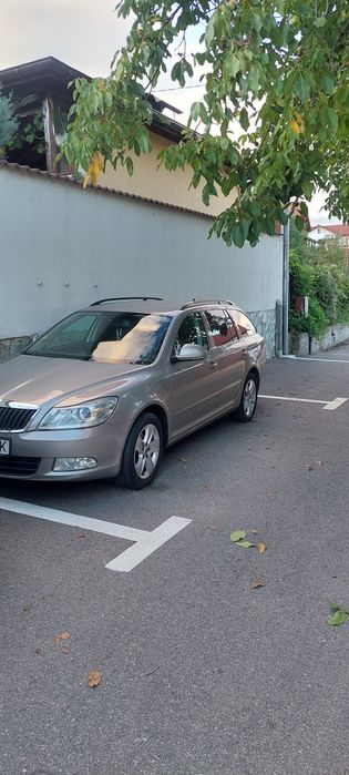 Inchirieri auto Vâlcea AC și 7 locuri