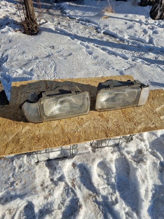 Фары Ауди 100 оригинал .