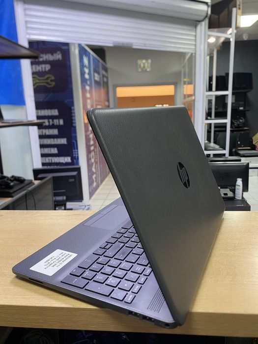 Ноутбук HP i3-11th/RAM8/SSD256