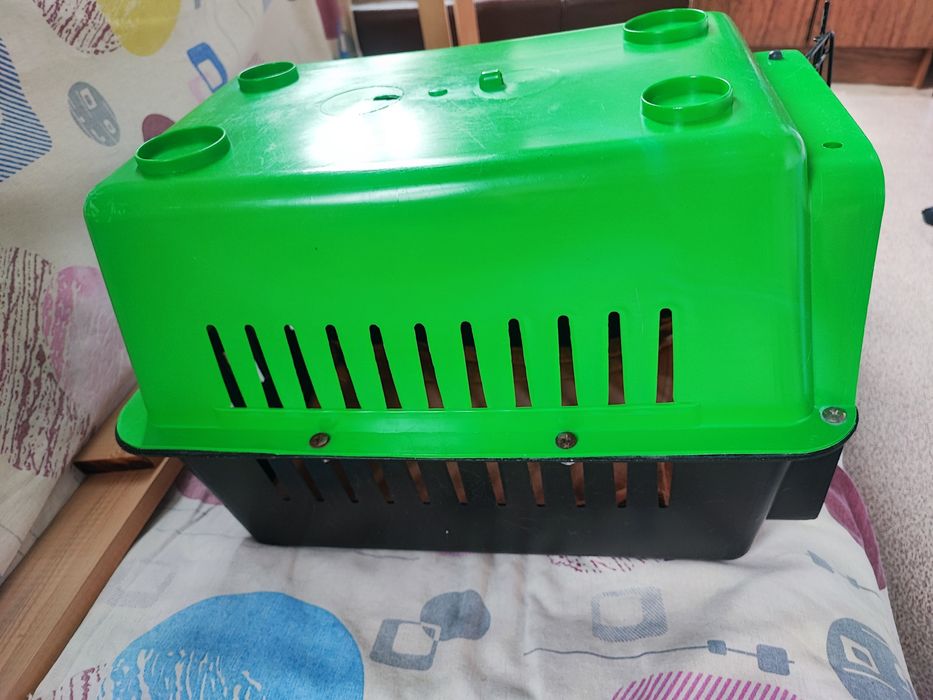 Переноска  для кошки ,ручка сломалась.