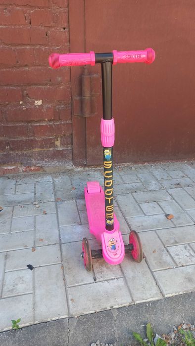 Самокат со светящимися колёсами