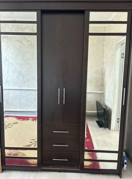 Срочно продам шкаф