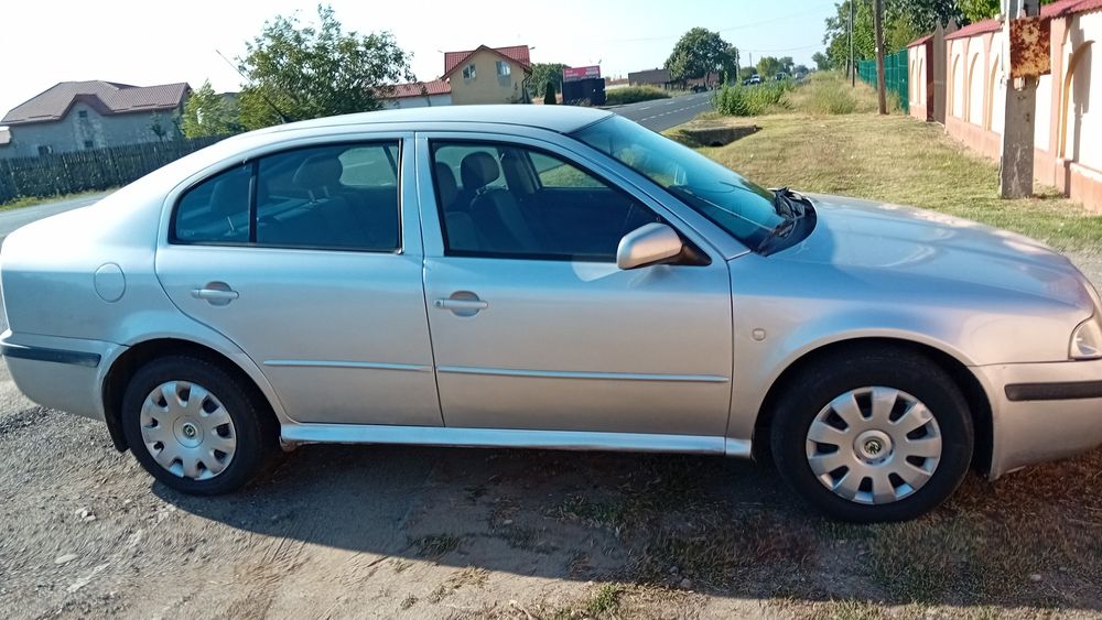 Vând skoda octavia