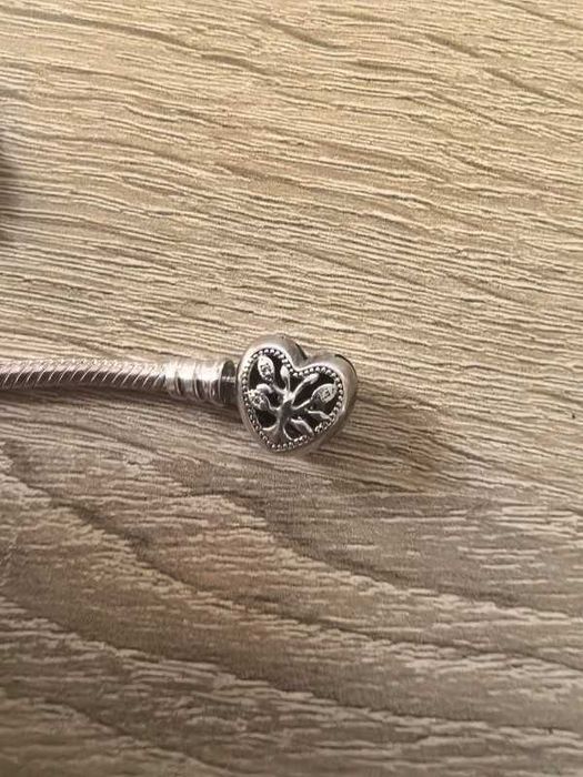 Bratara Pandora cu doua pandantive