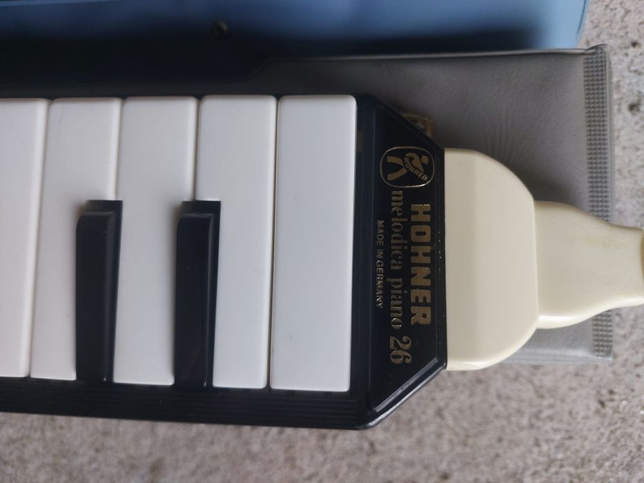 Hohner  melodica 26