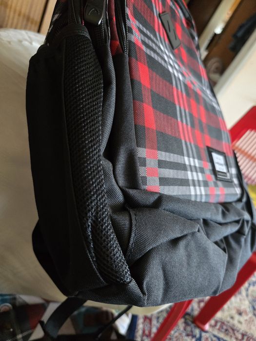 Продавам две нови раници