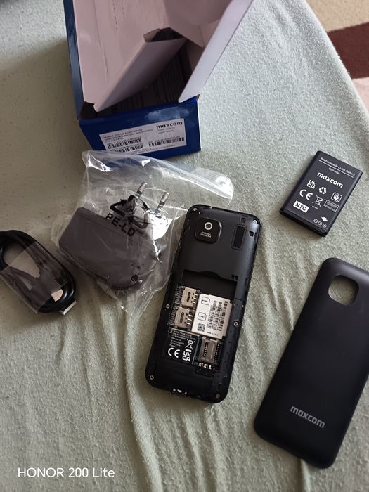 Telefon mobil maxcom