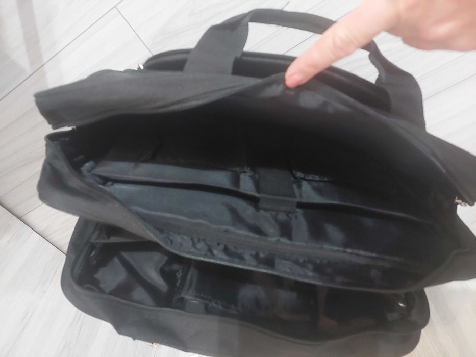 Vând troler business compartiment laptop