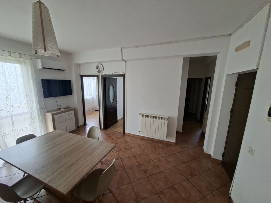 Apartament de închiriat.