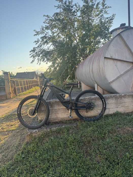 Yt tues base 2022 продава се спешно