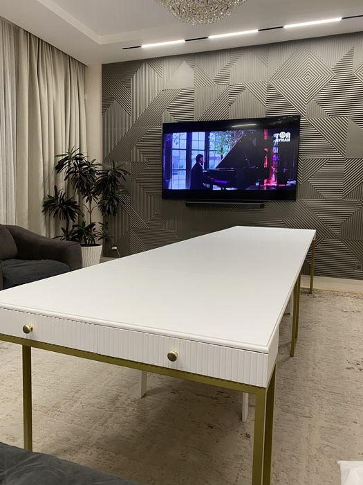 Продам стол консоль-трансформер новый