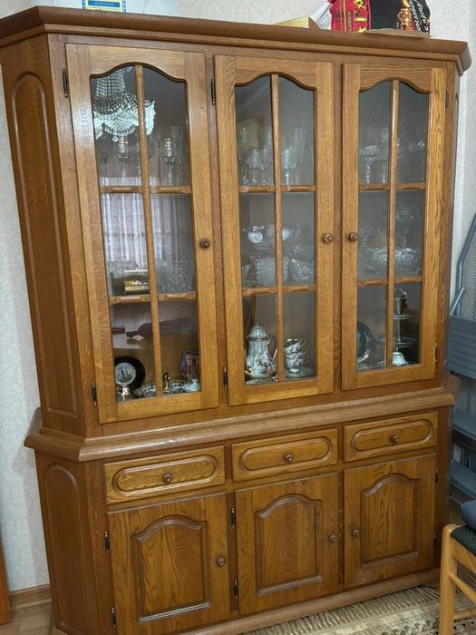 Срочно продам сервант