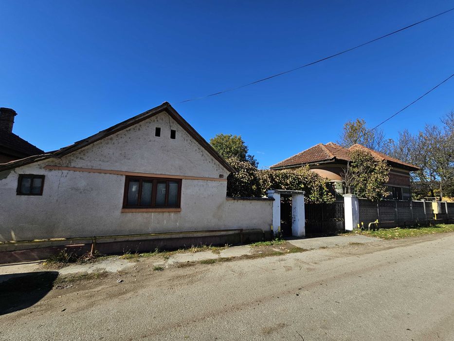Vand Casa, Sat Petreni, Com. Bacia