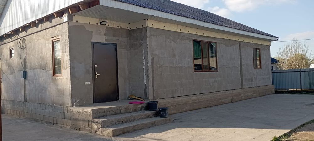 Уи сатылады поселок комсомолда