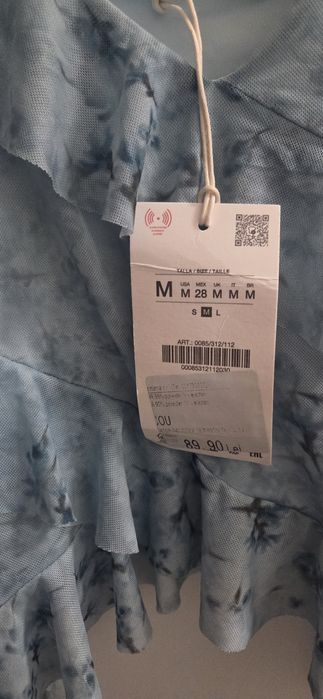Maieu Zara cu volane ,marimea  M,nou,cu eticheta