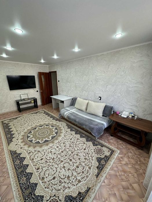 Продам 2-комн квартиру, 20 мкрн, 2 этаж
